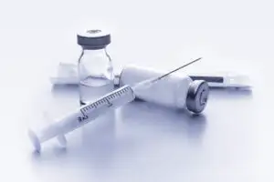 ANALIZĂ – Industria vaccinurilor. Câți români sunt salvați anual
