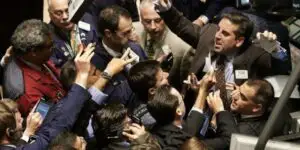 Evoluţii financiar-bancare şi bursiere – Piețele financiare se sperie în perspectiva unui faliment al Greciei