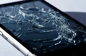 Telefoanele vor avea ecrane care se vor repara singure