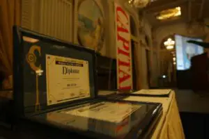 GALA CAPITAL: Rompetrol Rafinare, CEZ România și Electromagnetica, premianții categoriei industriei energetice