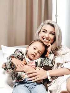 Andreea Bălan, la a treia operație în două săptămâni. Care sunt riscurile