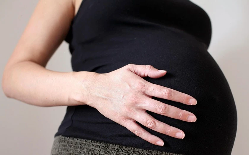 Veşti bune pentru mame! Schimbări importante privind concediul maternal. Când intră în vigoare