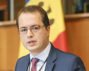 Un europarlamentar PSD a răbufnit: Vestul cu șmecheria, Estul cu pușcăria!