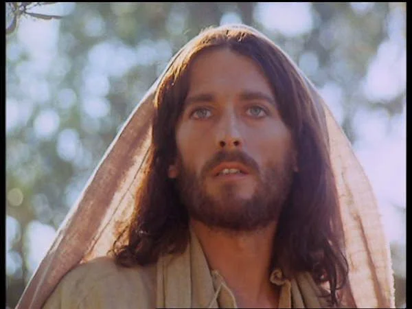 Cum i s-a schimbat viața actorului care L-a interpretat pe „Iisus din Nazaret“. Cum arată acum „Iisus”, după 40 de ani de la filmări