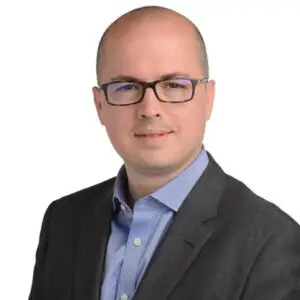 Diferență uriașă între o pastă de dinți din România și Belgia. Un europarlamentar a arătat dovada