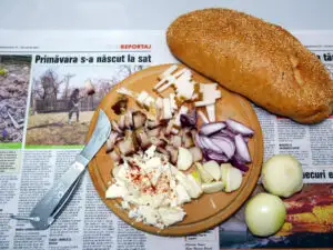 Adevărul despre slănina cu ceapă! Pericolul ascuns din mâncarea de la ţară