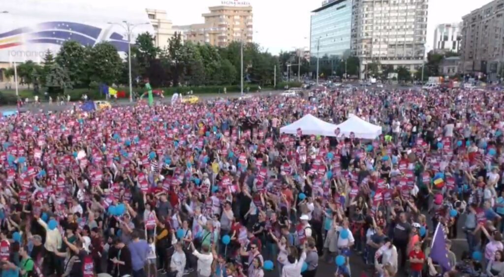 Manifestaţia Toţi pentru Europa în Piaţa Victoriei. Mii de oameni la concerte şi discursuri VIDEO