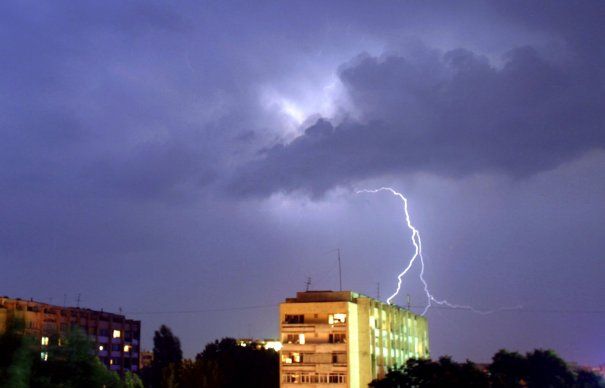 Prognoza meteo ANM pentru început de săptămână! Vremea este de nestăpânit! Alerte meteo în România