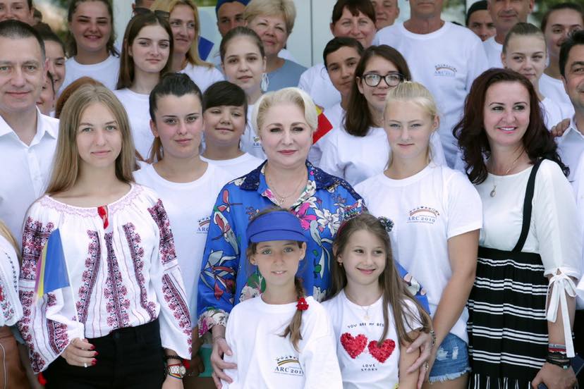 Denise Rifai șterge pe jos cu Viorica Dăncilă: Coana de la Videle în ce film joacă? S-o crede ducesă
