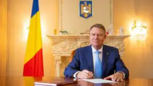Klaus Iohannis a promulgat legea! Anunț major pentru șoferi. Este vorba despre perioada de suspendare a permisului