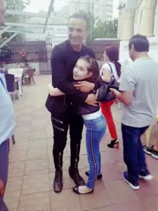 Grecia de lângă București. Fructe de mare, tzatziki și vedete, în cetatea lui Mircea cel Bătrân