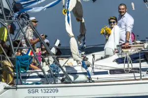 Afacere inedită! Omul care te căsătorește pe mare