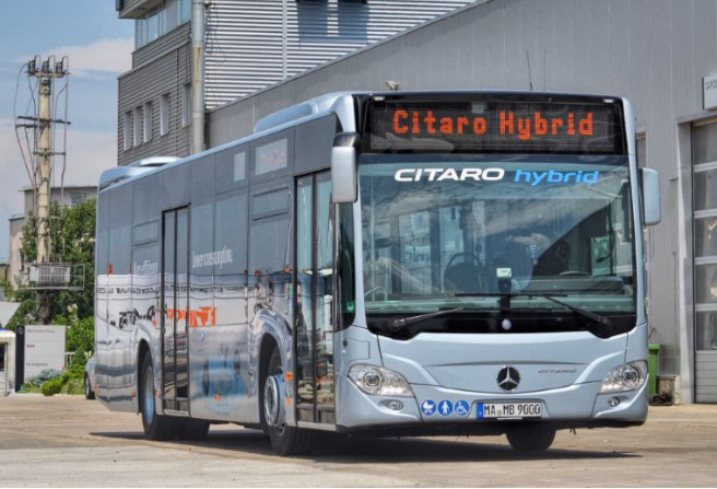 Autobuzele Mercedes-Benz se întorc pe străzile Capitalei. Vezi soluţia modernă cumpărată de Primărie (FOTO)