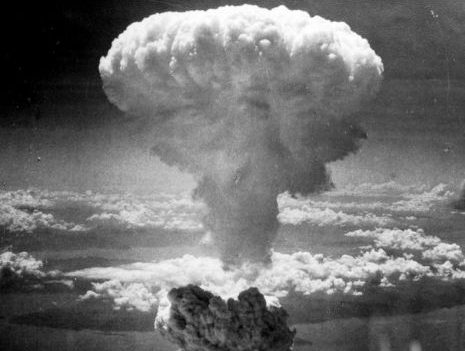Donald Trump, cu degetul pe butonul de lansare! Preşedintele SUA vrea să folosească bombele nucleare