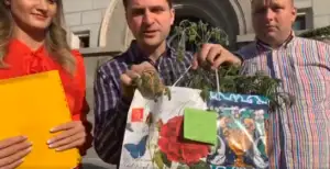 Fără precedent! Primarul Sectorului 1 a primit un cadou toxic la birou! Ce a găsit în punguța destinată lui