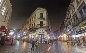Patronii din Centrul Vechi, arestaţi pe capete! Ce le făceau clienţilor care plăteau prin card