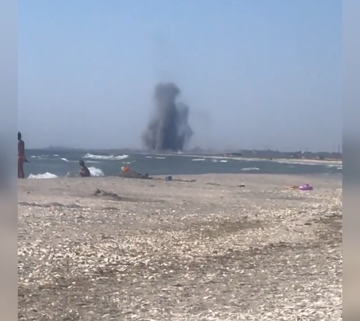 Momente de panică pe litoral! Turiştii au fost speriaţi de explozii (VIDEO)