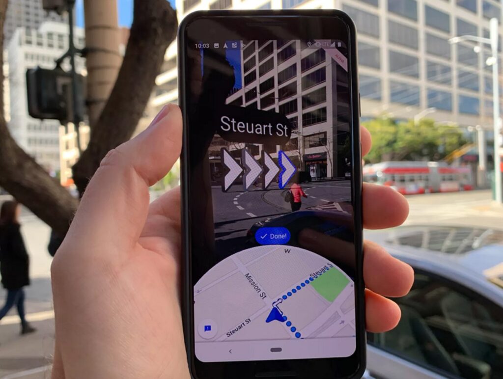 Google introduce o noua funcţie pentru aplicaţia Maps! Live View foloseşte realitatea augmentată