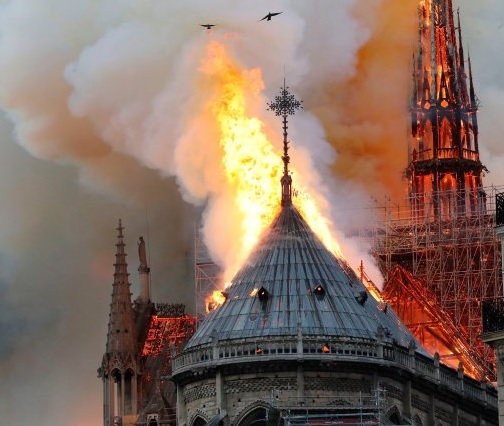 Catedrala Notre-Dame mai are un pic și dispare de tot!