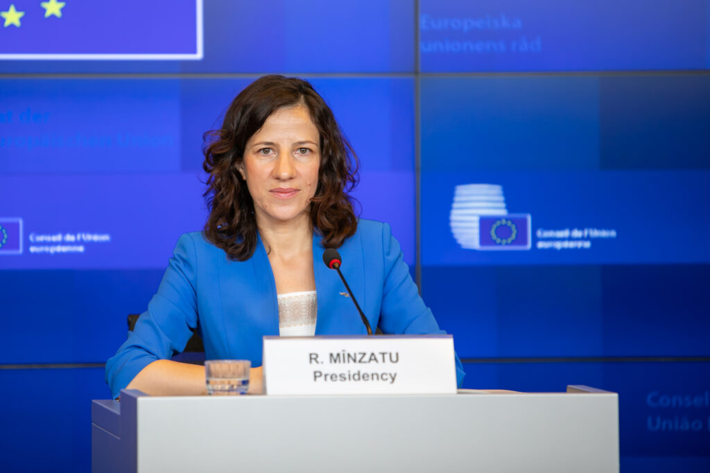 Fostul ministru al Fondurilor Europene, Roxana Mînzatu, face dezvăluiri incendiare. De ce a retras Guvernul Ordonanțele de Urgență?!