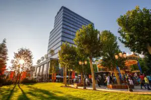 Primul proiect mixt din vestul ţării a fost vizitat de 250.000 de persoane în weekend-ul inaugurării
