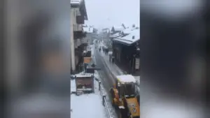 Milioane de români sunt șocați! Blocați în nămeți la început de toamnă