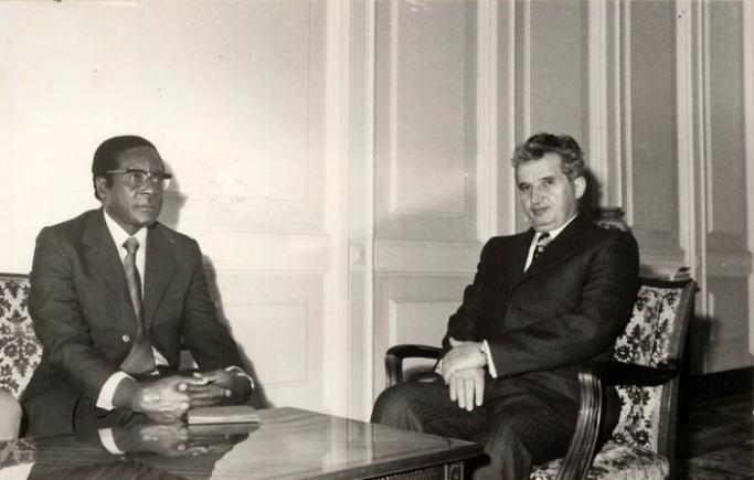 A murit Robert Mugabe, dictatorul african prieten cu Ceaușescu, agățat de putere 37 de ani