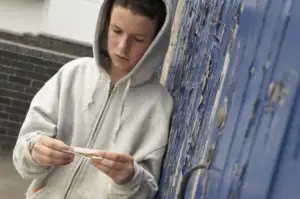 Informații uluitoare! Consumatori de droguri la o vârstă incredibilă