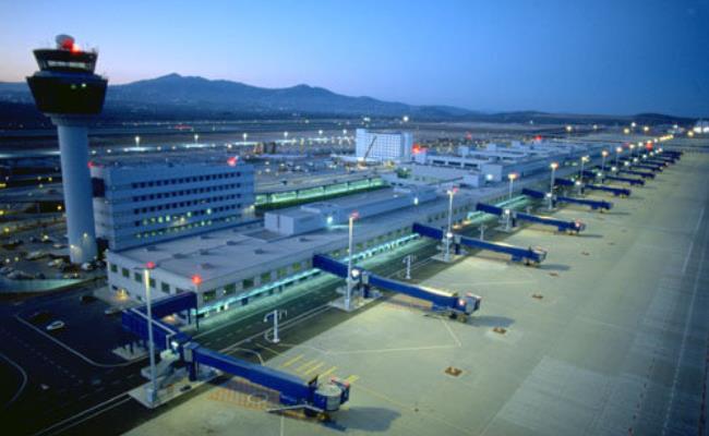 Alertă pe aeroportul din Atena! Româncă arestată imediat după aterizare