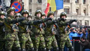 Militarii sunt pregătiți să intervină! Apel către români în plină criză
