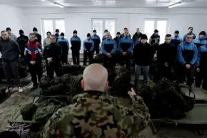 O țară din apropierea României se pregătește de război. Adună toate geniile în „armata viitorului”