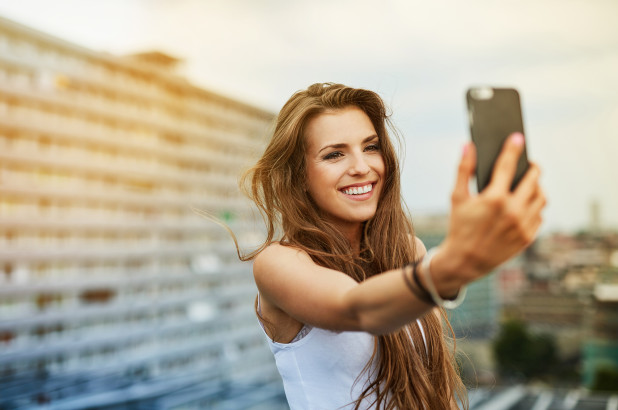 Un selfie printre radiații! Noul trend a atins cote record