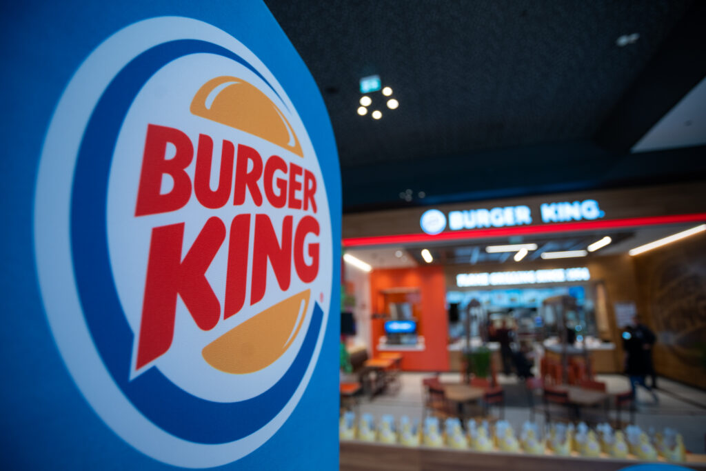 Burger King a început în forță: 15.000 de clienți în primele zile de la deschidere