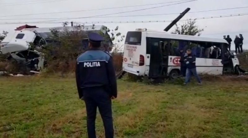 Răsturnare de situaţie în tragedia din Ialomița! Şoferul TIR-ului, legături cu un politician
