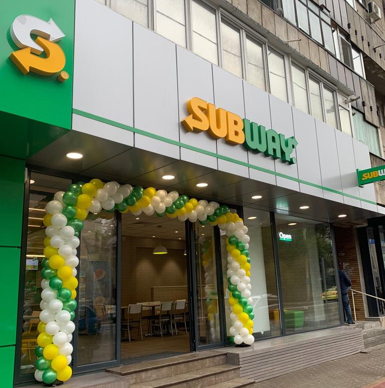 Dezvoltare de succes! Subway România aduce Fresh Forward Décor în două noi oraşe mari