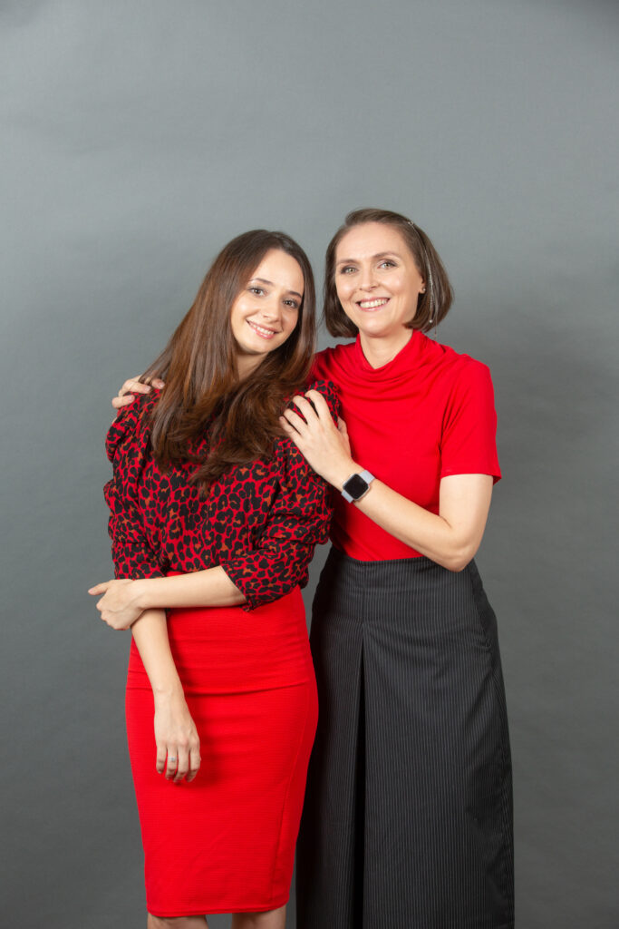 De vorbă cu Adela Pârvu și Andreea Beșliu, vedetele care transformă casele românilor