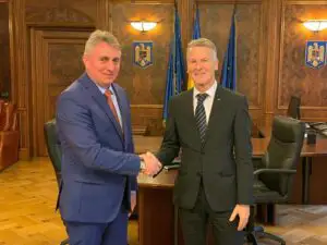 Ministrul Transporturilor, întâlnire cu șeful Ford: Dialogul este cheia pentru găsirea de soluții!