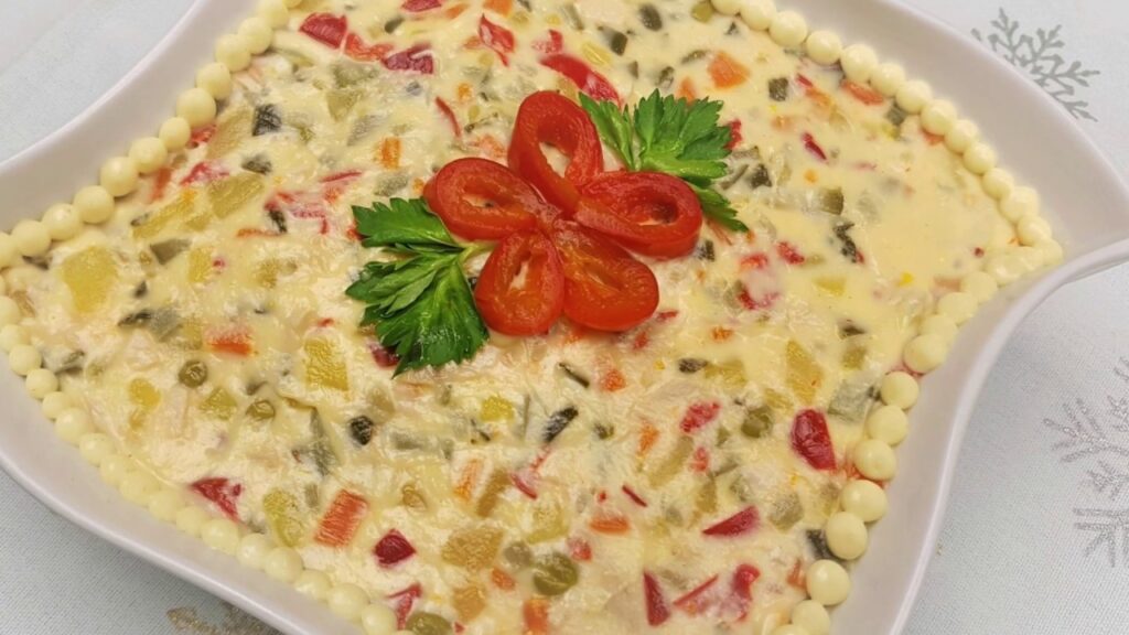 Greșeala majoră pe care o fac românii la salata de boeuf! Cine are interzis la această delicatesă a rețetelor de Crăciun