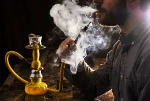 Narghileaua și istoria fumatului social