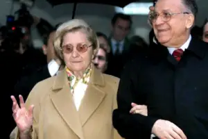 Peste Maria Băsescu! Ce pensie încasează soția lui Ion Iliescu