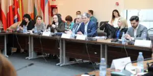 Întâlnire importantă pentru atragerea fondurile europene. Descentralizarea, susținută unanim de participanți