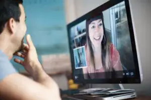Lovitură devastatoare pentru industria de videochat din România. Se interzice total!