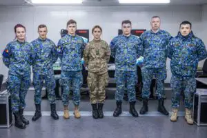 Soldaţii români, în simulatoare de război! Învaţă mânuirea unui nou tip de armanent. Ministerul Apărării face publice imaginile