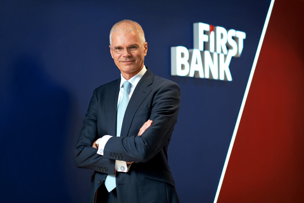 First Bank lansează o nouă aplicație. Ce vor putea face de acum utilizatorii