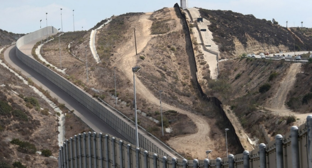 Zidul de la granița cu Mexicul întrece orice așteptări. Ce lungime va avea până în 2021