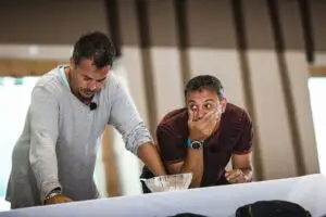 Chef Sorin Bontea și Răzvan Fodor serviți cu delicatese în Asia Express. Ce meniu au avut