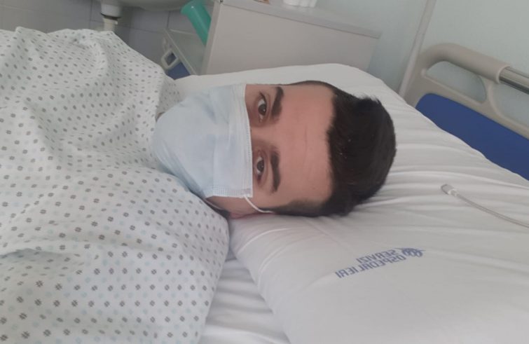 Mesaj sfâşietor: Mă simțeam invincibil, dar acum sunt în spital și mă lupt cu virusul