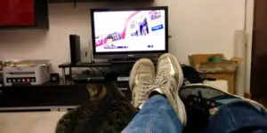 Studiu privind starea de spirit a românilor în izolare. Cum rezistă familiile și câți s-au apucat de băut