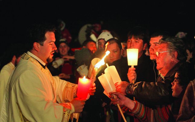 Unde poate fi văzută slujba de Înviere? Legătură cu slujba din România și aprinderea Sfintei Lumini în Ierusalim