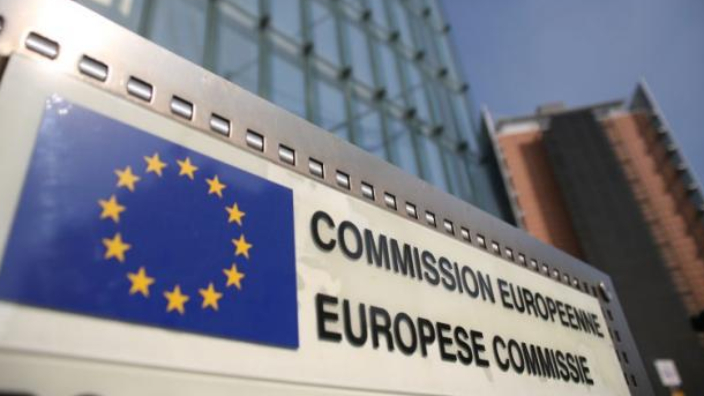 Comisia Europeană doreşte protejarea industriei de concurenţa neloială a companiilor străine. A fost deschisă o consultare publică în acest sens